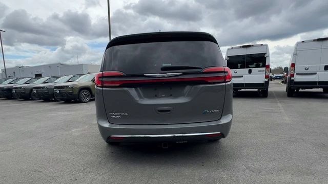 Used 2022 Chrysler Pacifica Limited FWD image 7