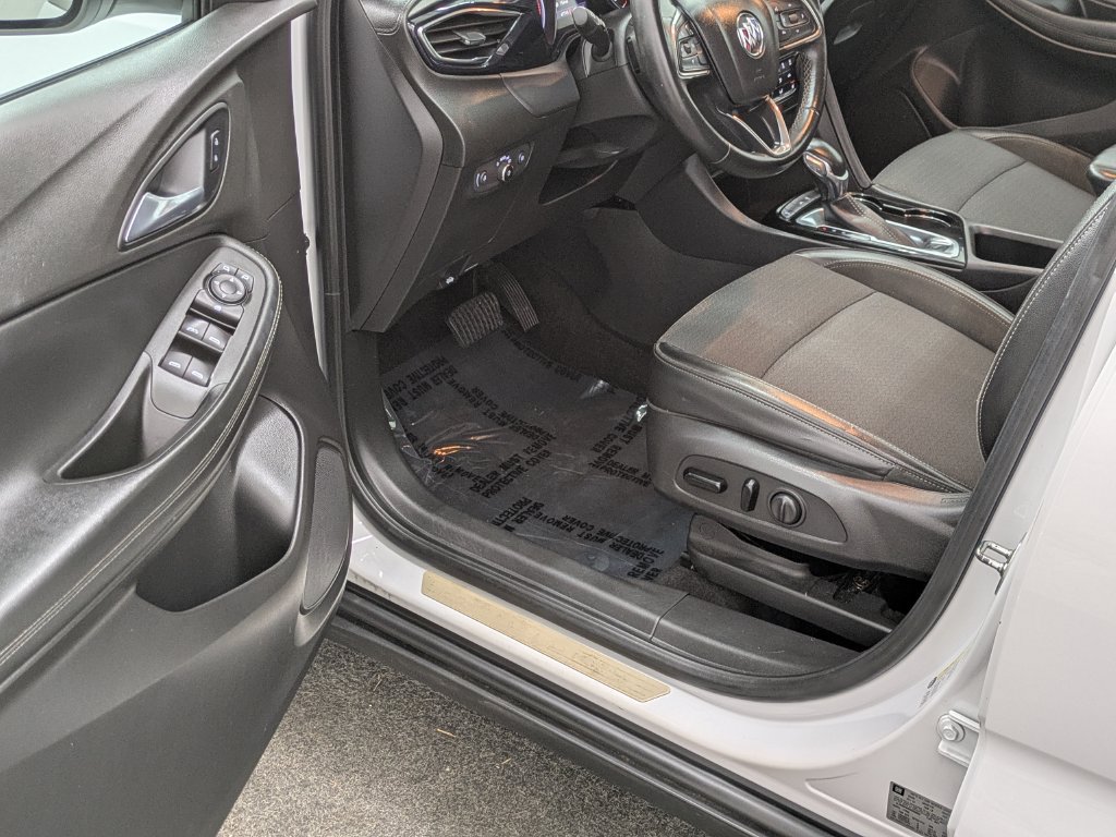 Used 2021 Buick Encore GX Preferred w/ Cold Weather Comfort Package FWD image 21