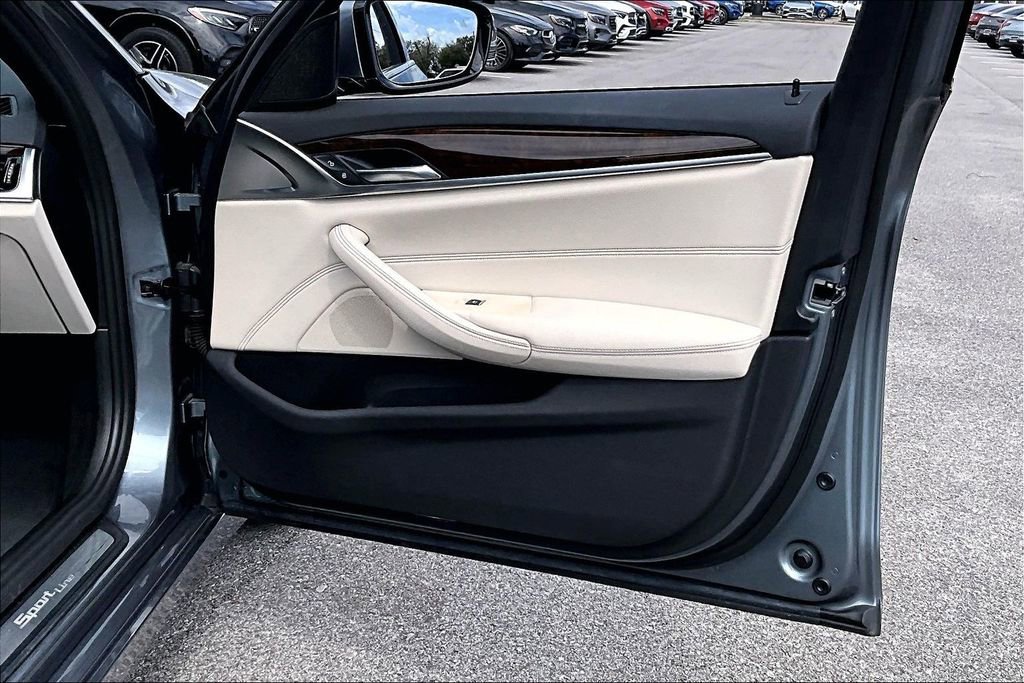 Used 2019 BMW 540i w/ Convenience Package image 29