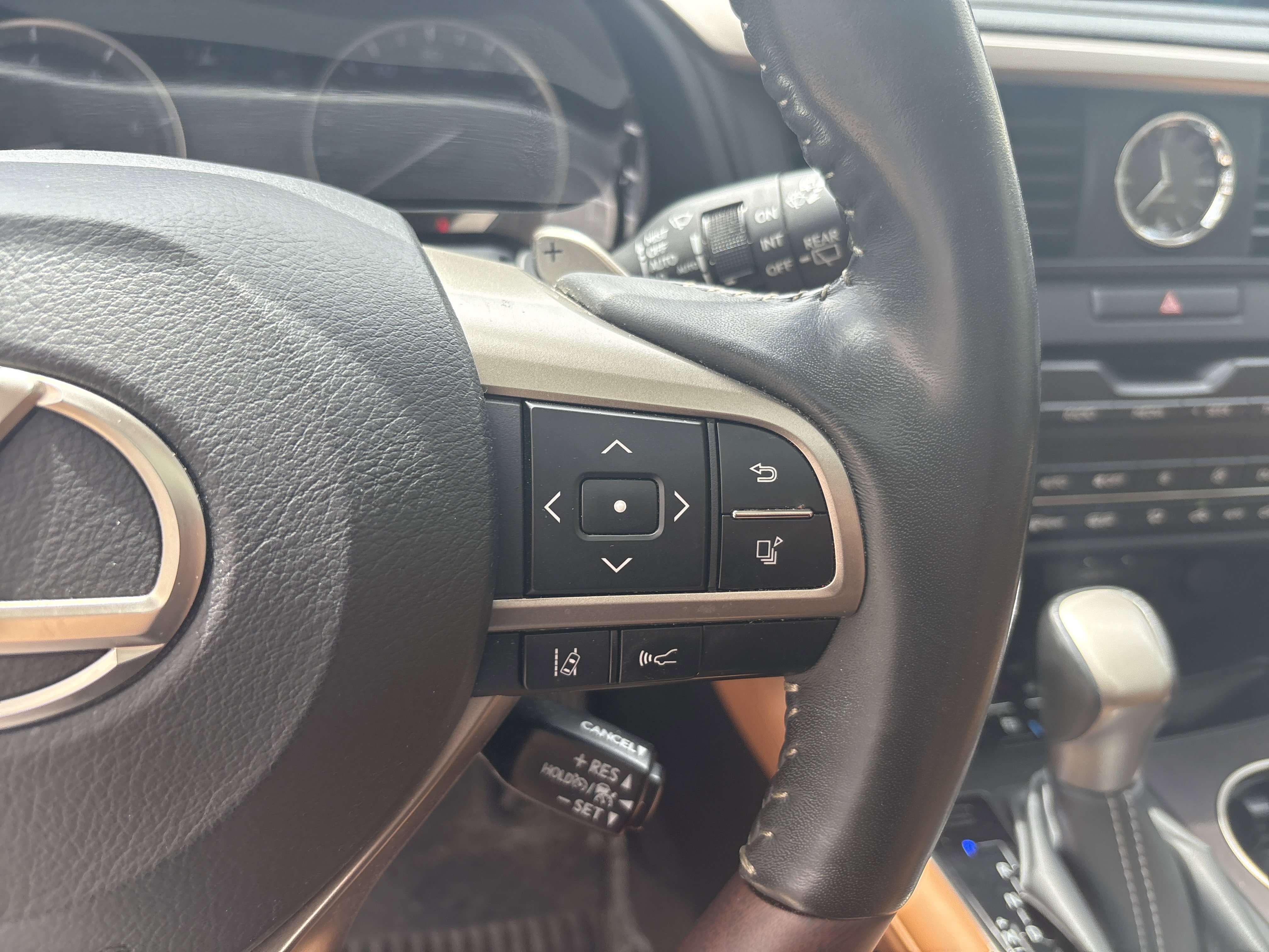 Used 2022 Lexus RX 350 AWD w/ Premium Package image 28