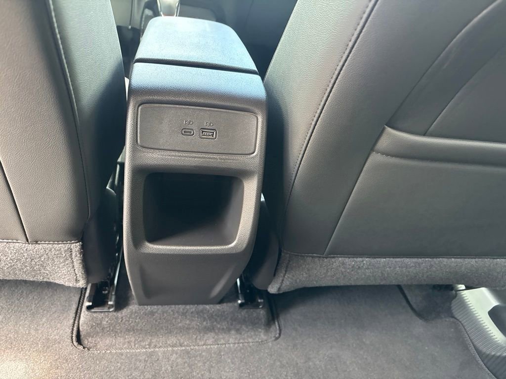 Used 2025 Chevrolet Trax RS FWD image 21