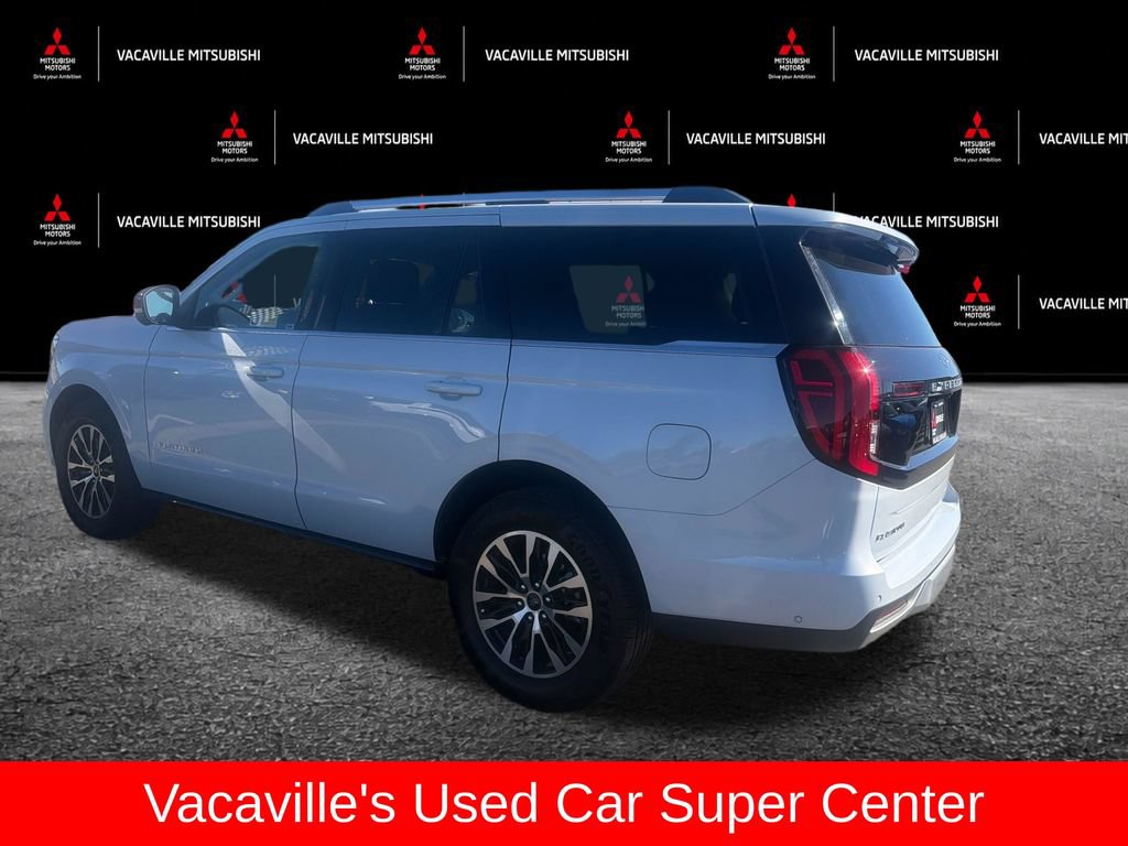 Used 2025 Ford Expedition Platinum AWD/4WD image 3