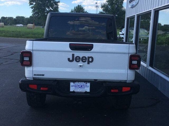 Used 2024 Jeep Gladiator Rubicon w/ Technology Group AWD/4WD image 9