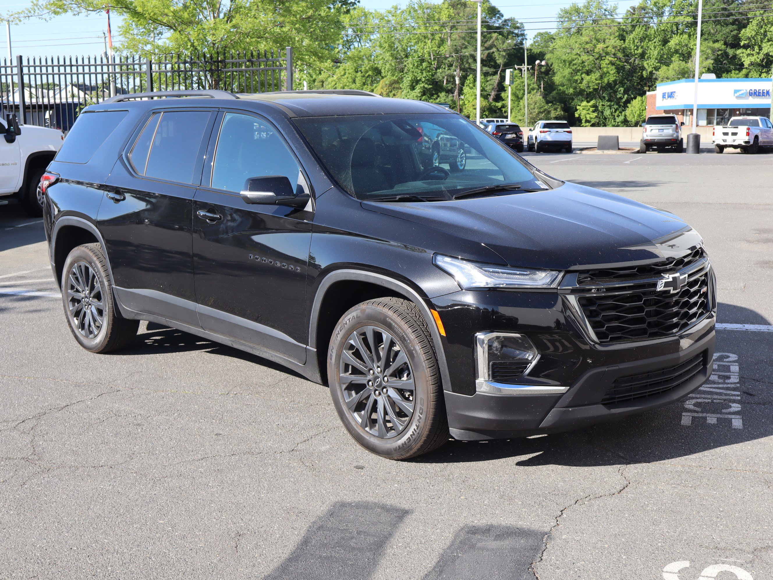 Used 2023 Chevrolet Traverse RS FWD image 13