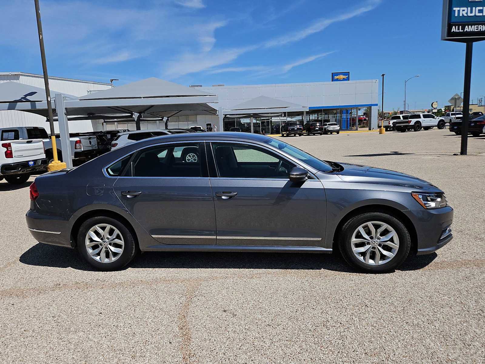 Used 2017 Volkswagen Passat 1.8T S FWD image 9