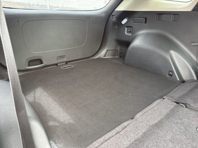 Used 2025 Kia Sportage LX image 43