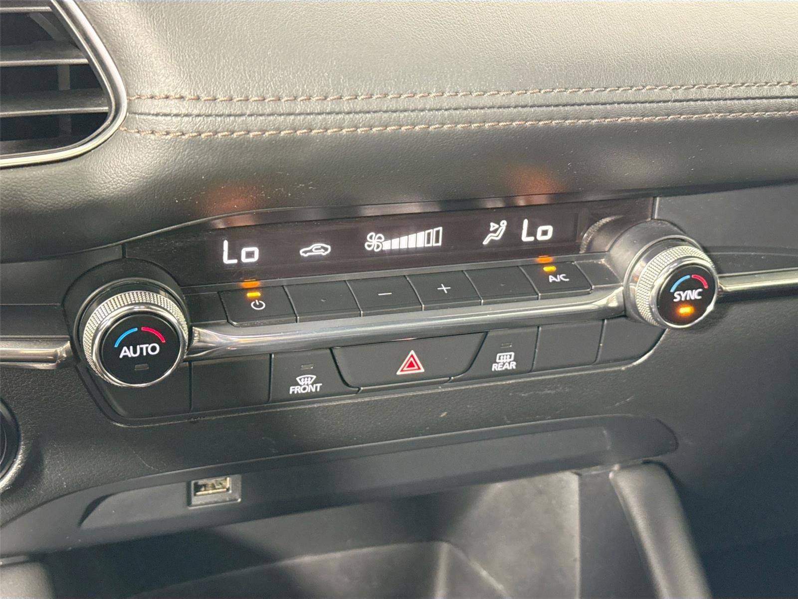 Used 2019 MAZDA MAZDA3 AWD Hatchback image 26