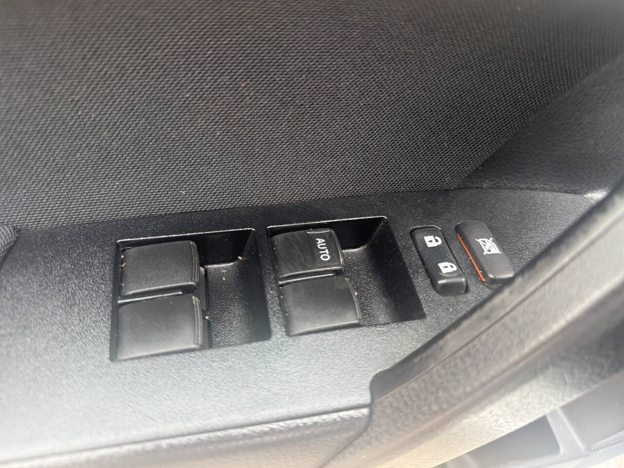 Used 2014 Toyota Corolla LE FWD image 23