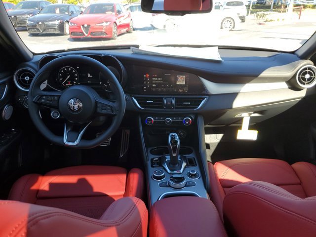New 2025 Alfa Romeo Giulia image 6