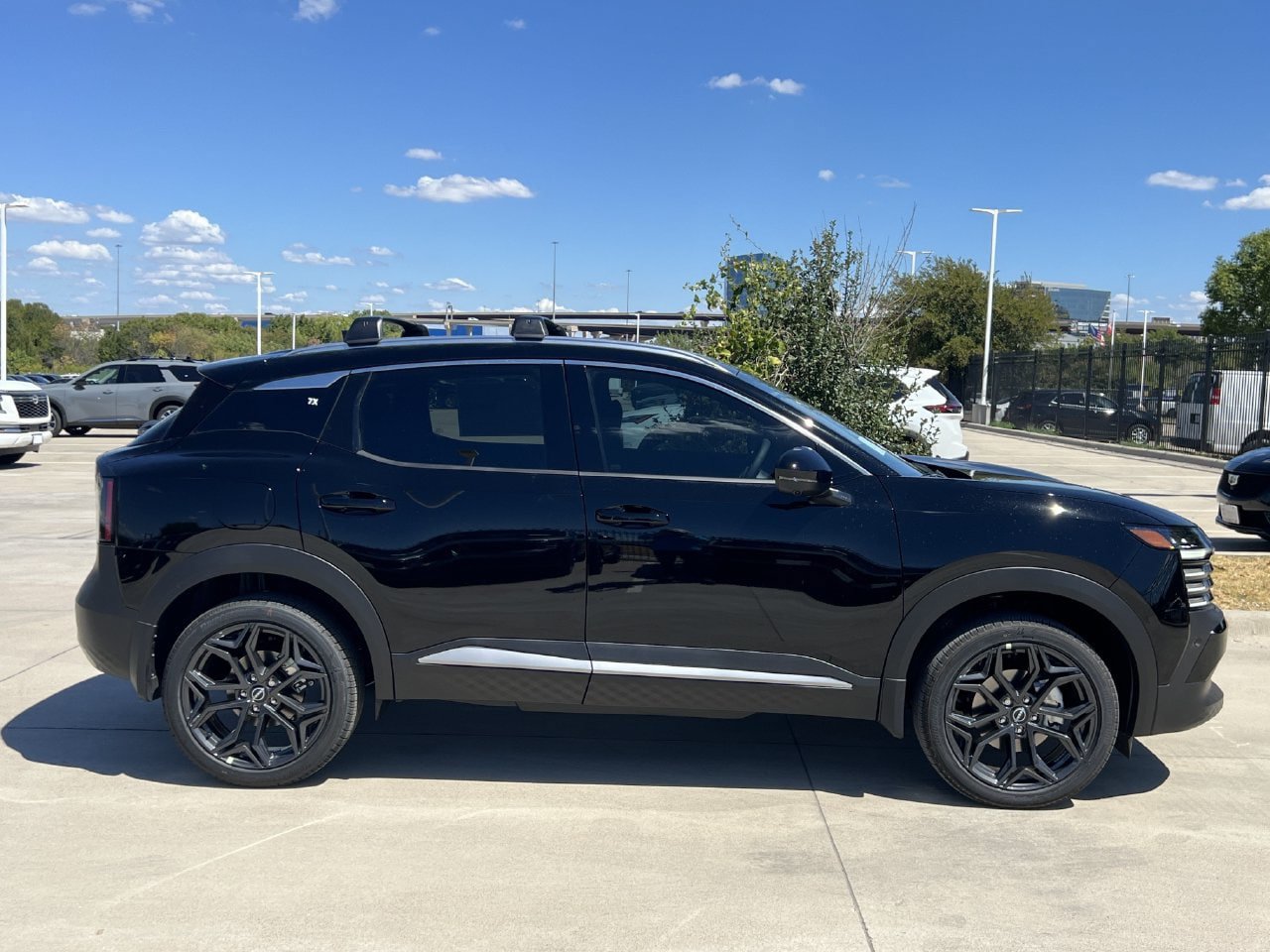 New 2027 Nissan Kicks SR AWD/4WD image 3
