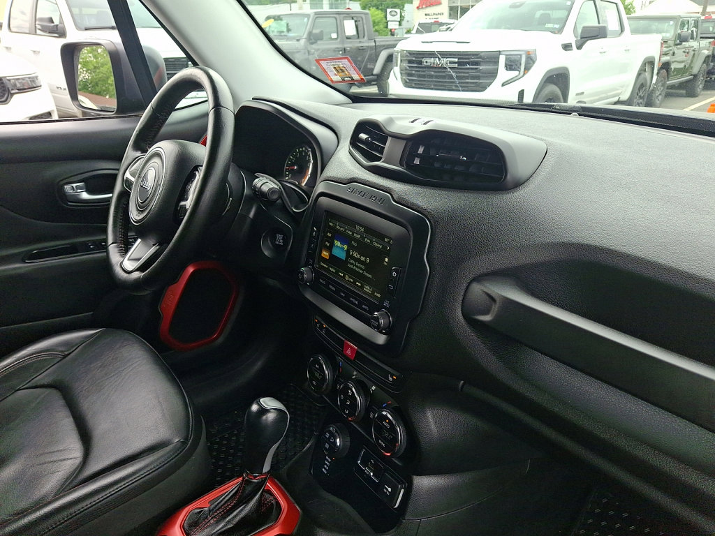 Used 2016 Jeep Renegade Trailhawk w/ Premium Trailhawk Package AWD/4WD image 16