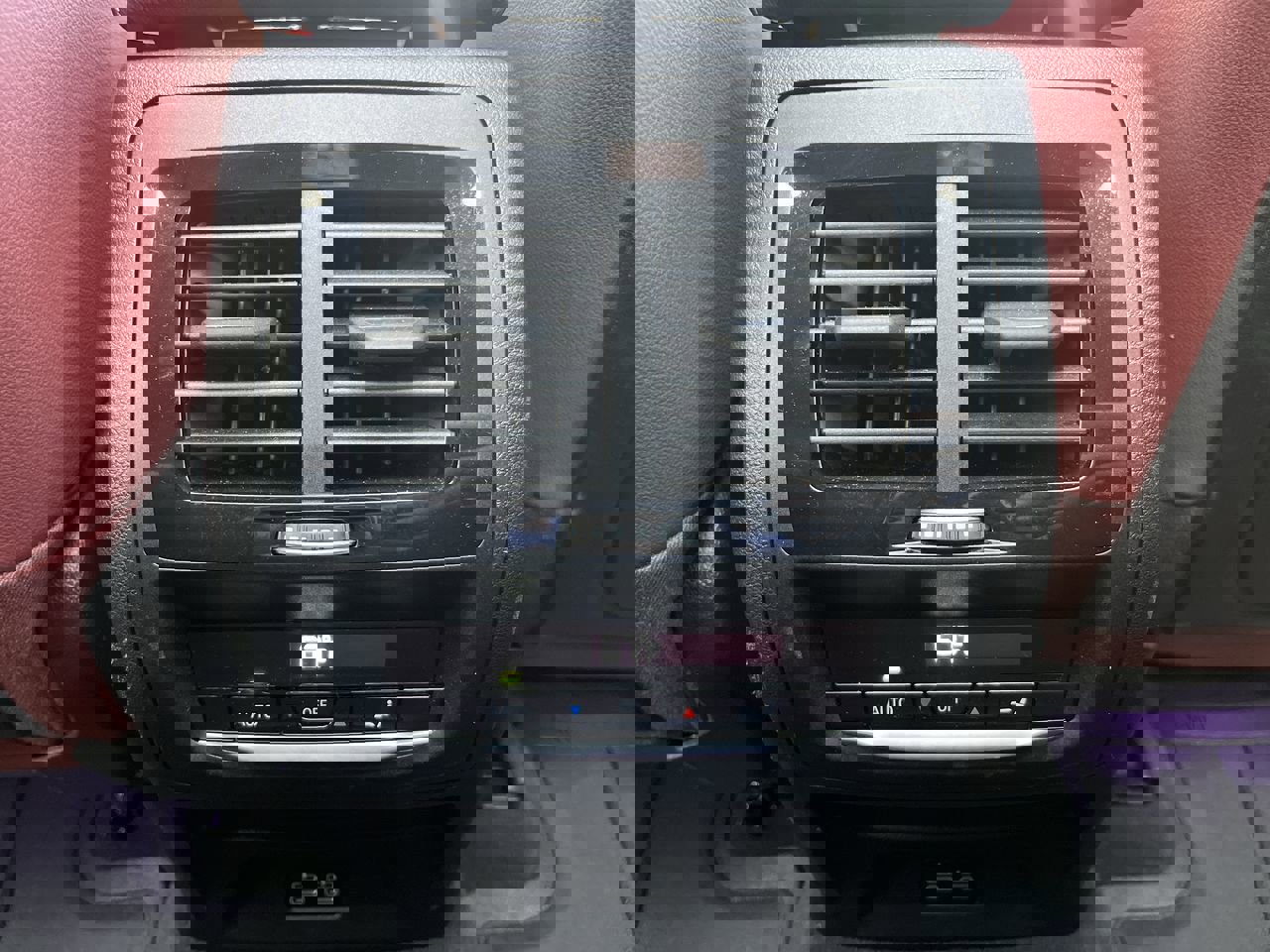 Certified 2025 BMW X4 xDrive30i image 31