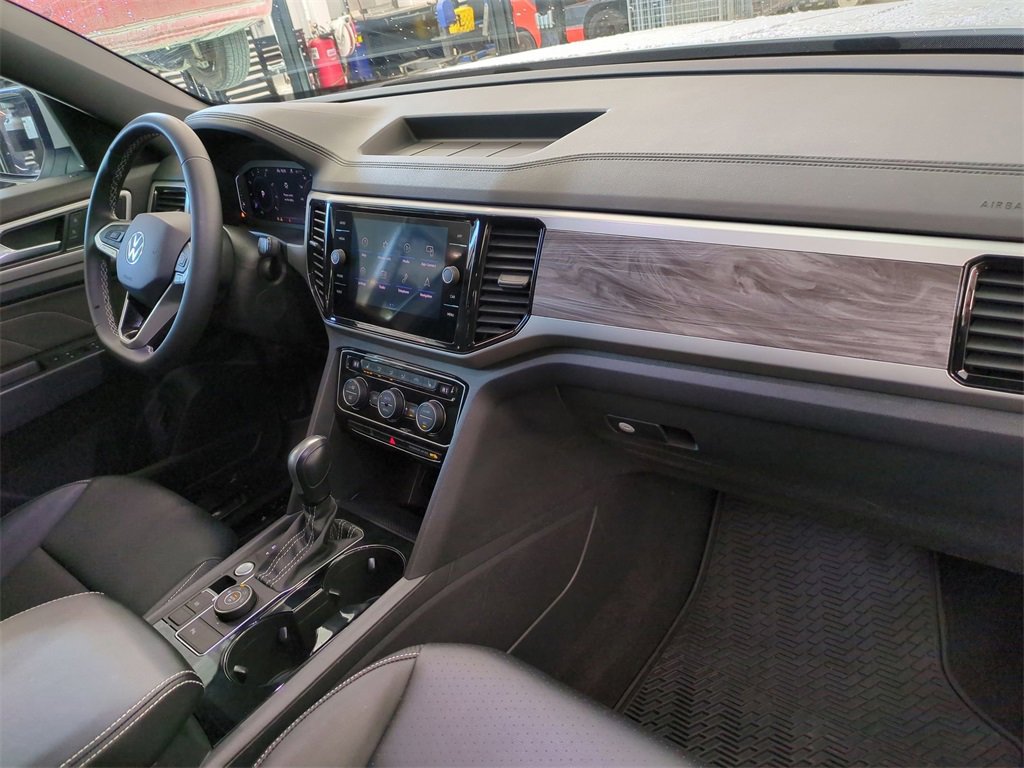 Used 2023 Volkswagen Atlas Cross Sport SE image 37