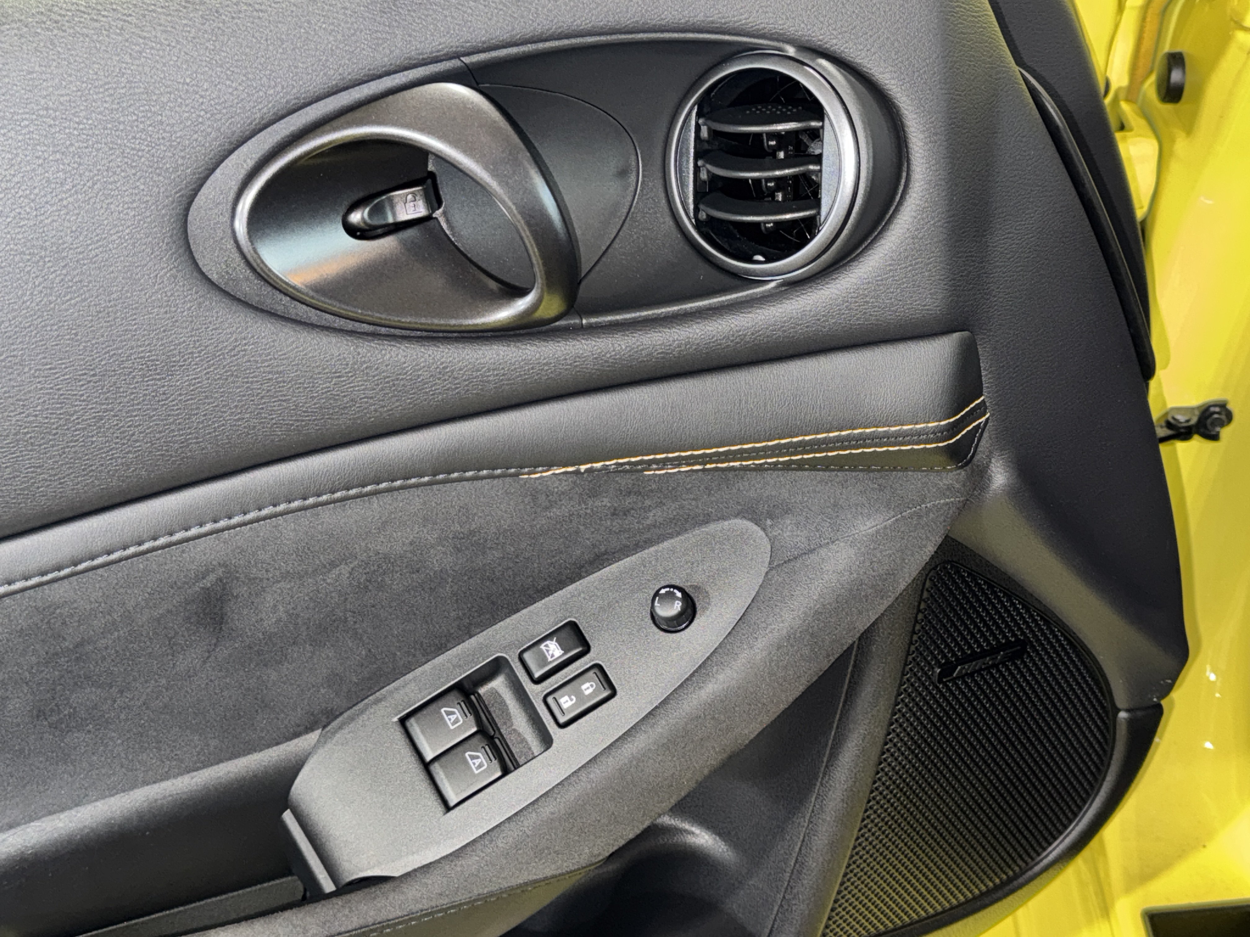 Used 2023 Nissan Z w/ Floor Mat Package (L93) RWD image 13