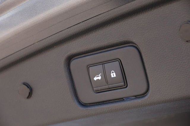 Used 2025 Nissan Pathfinder SL w/ SL Premium Package image 8