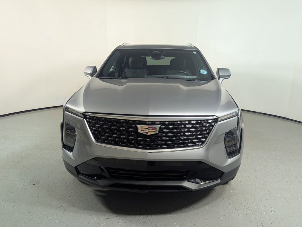 Used 2024 Cadillac XT4 Premium Luxury FWD image 2