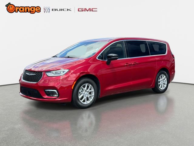 Used 2025 Chrysler Pacifica Select FWD image 7