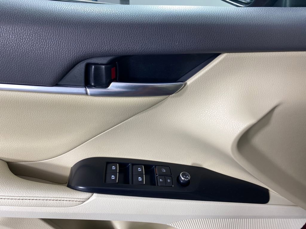Certified 2020 Toyota Camry XLE image 12