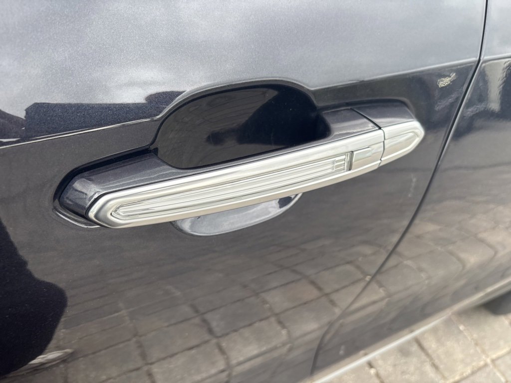 Used 2023 Cadillac XT4 Premium Luxury w/ Cold Weather Package image 17