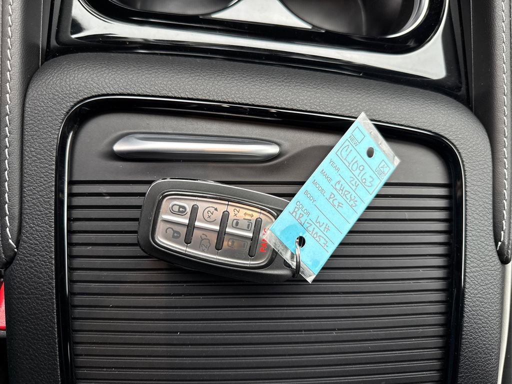 Used 2024 Chrysler Pacifica Limited w/ S Appearance Package image 41