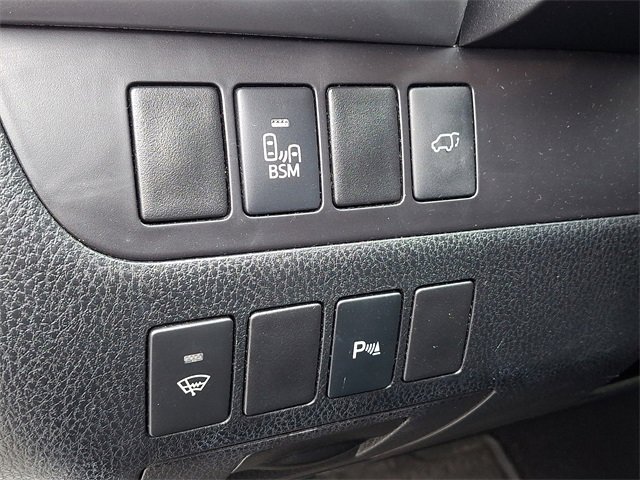 Used 2015 Toyota Highlander Limited image 29