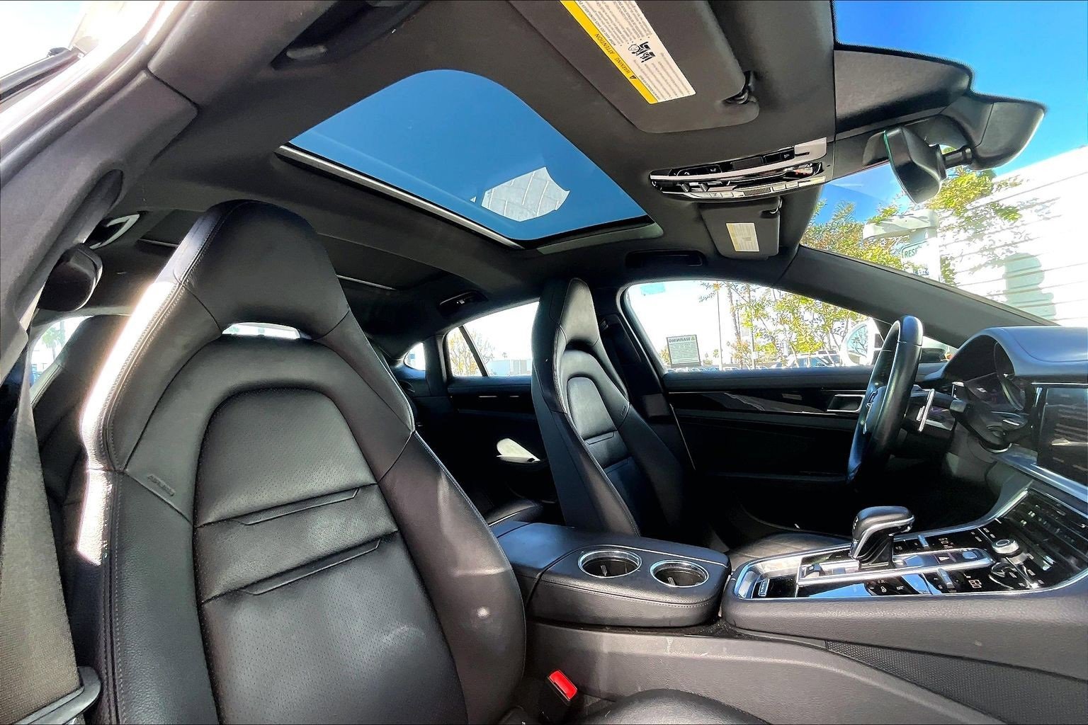 Used 2022 Porsche Panamera image 22