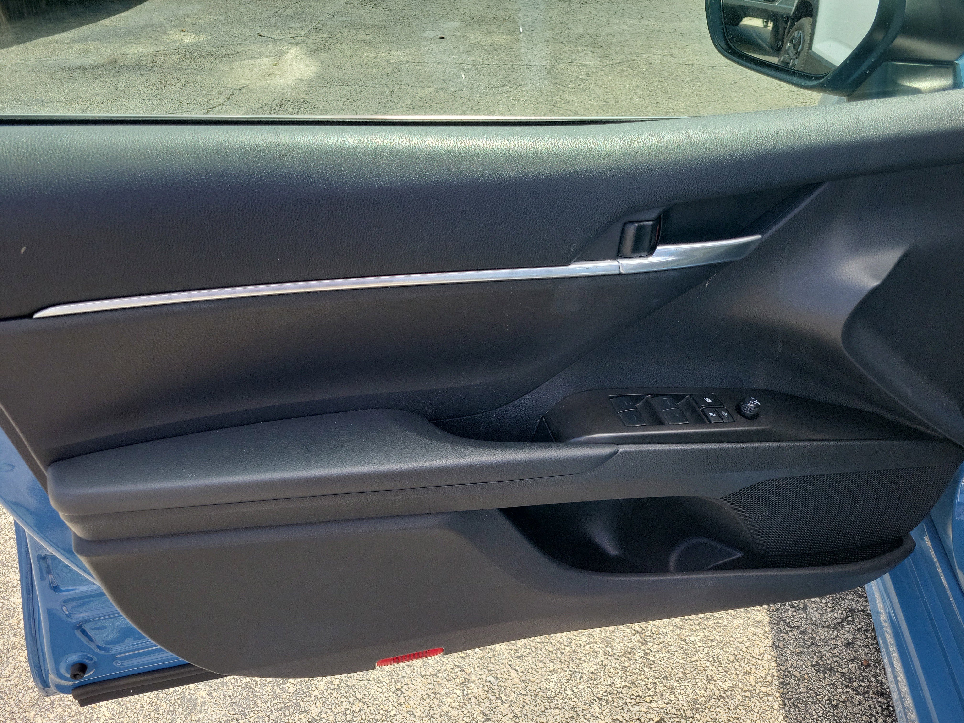 Used 2024 Toyota Camry SE image 20