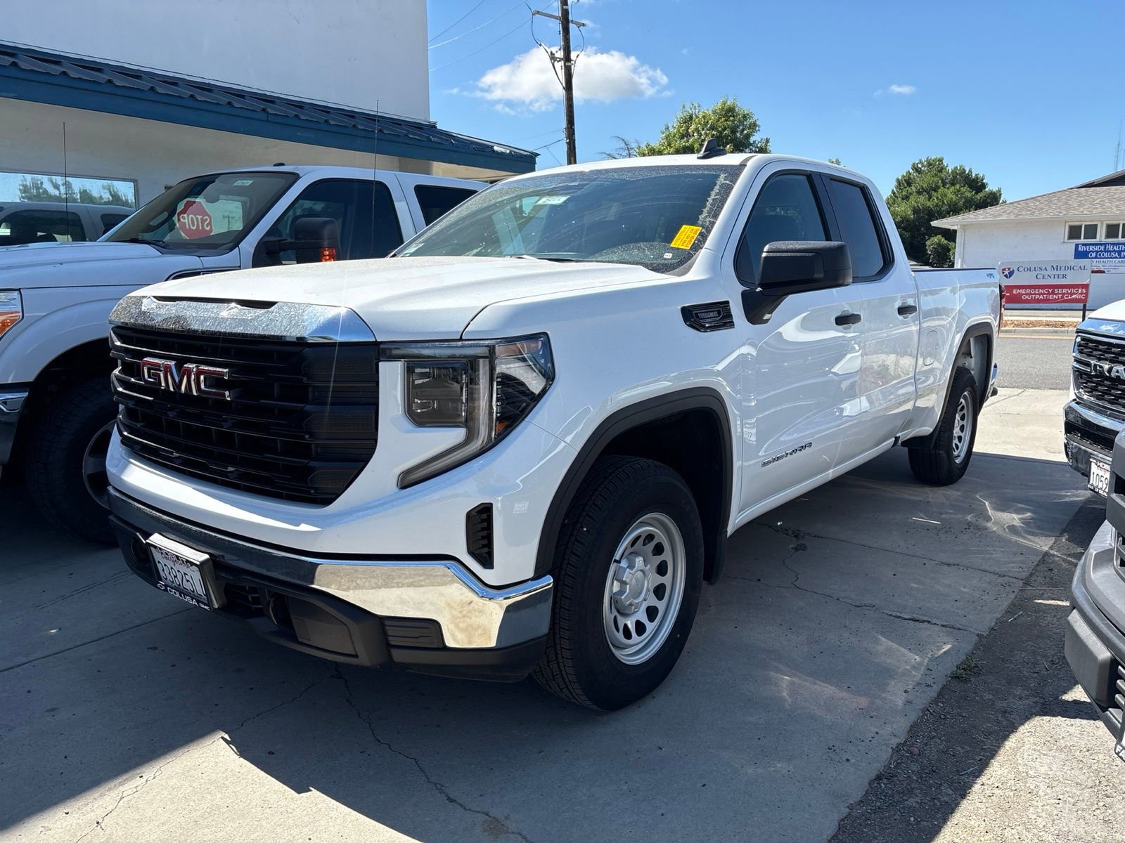 Used 2025 GMC Sierra 1500 Pro w/ Pro Value Package AWD/4WD image 2
