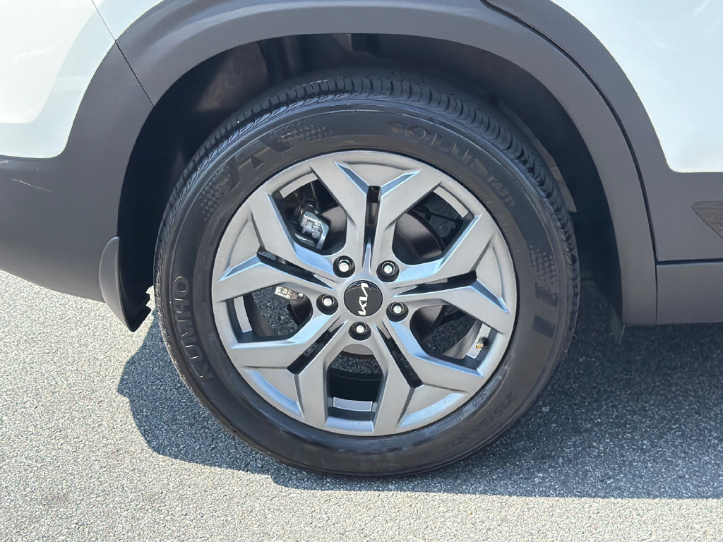 Used 2024 Kia Seltos S FWD image 19