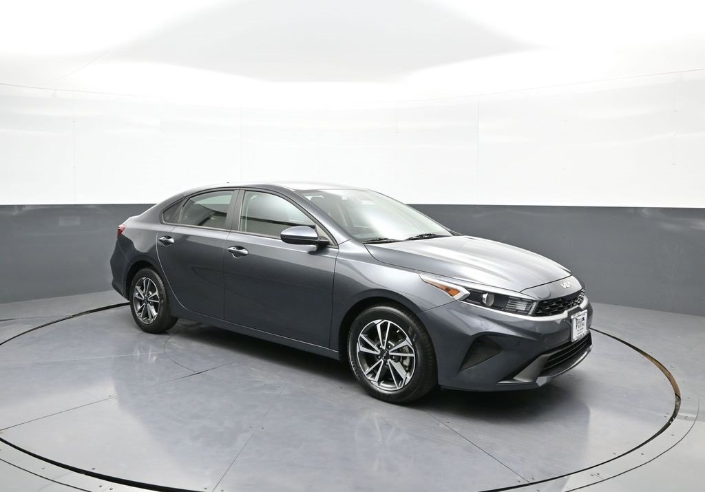 Certified 2022 Kia Forte LXS image 4