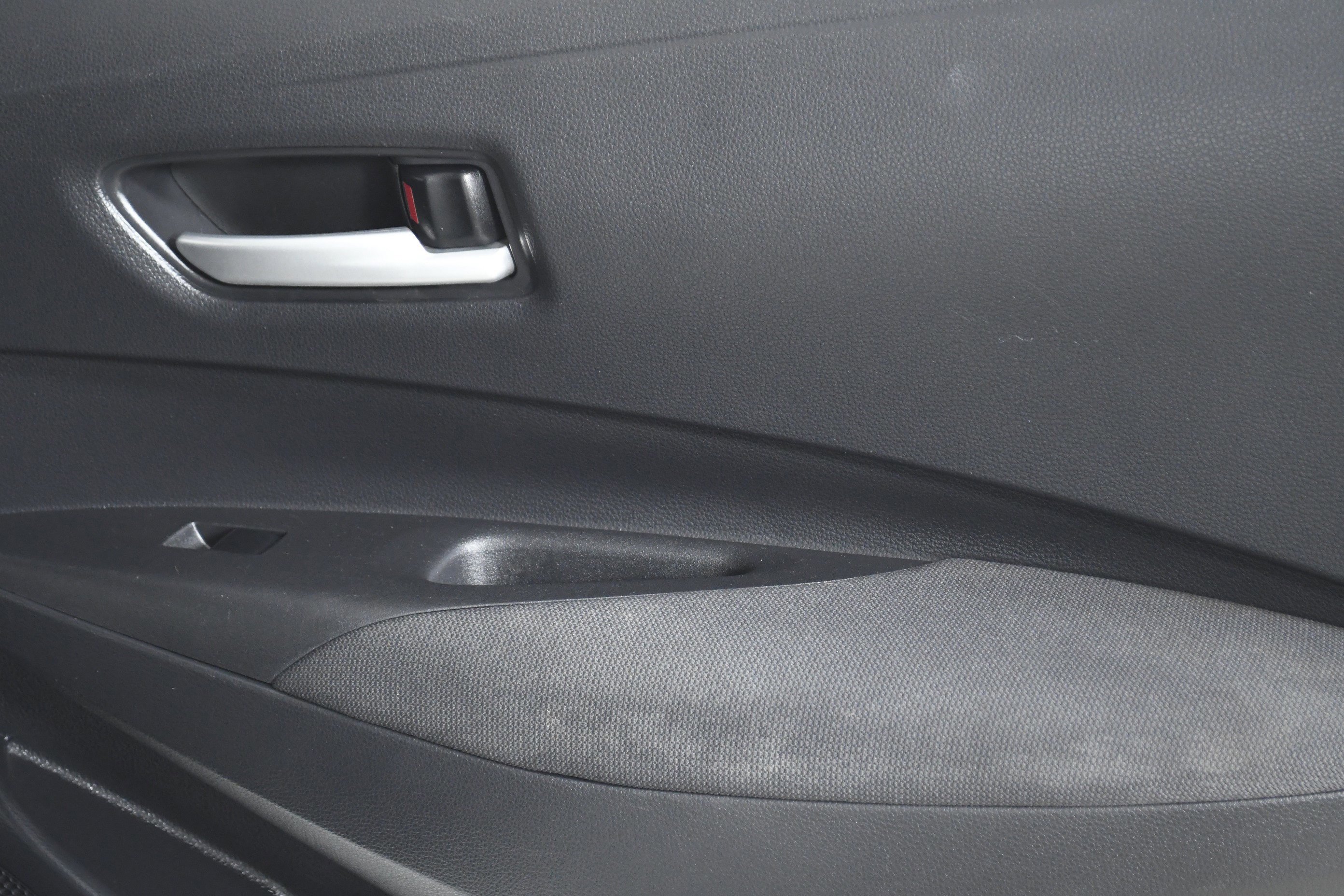 Used 2021 Toyota Corolla LE image 25