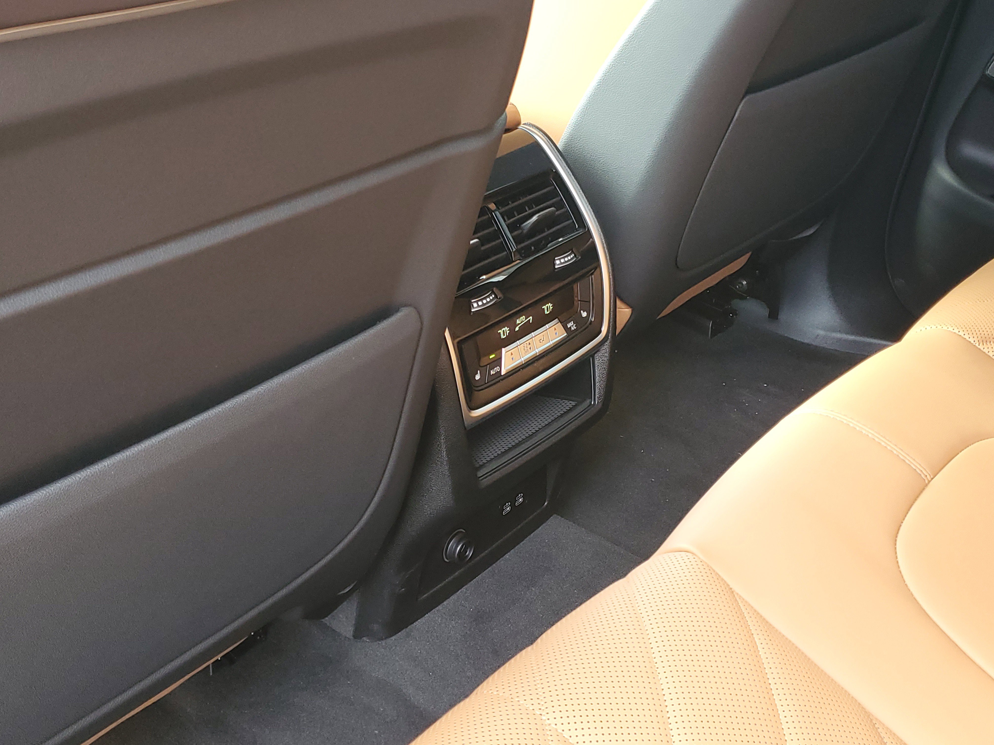 New 2026 BMW X5 xDrive40i w/ Climate Comfort Package image 25