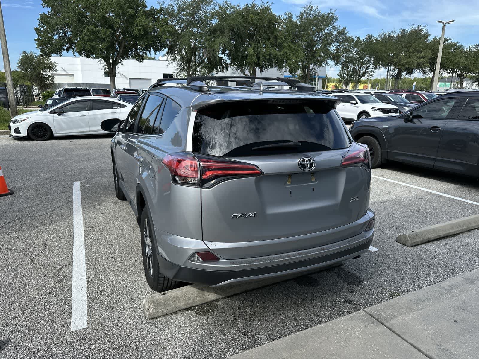 Used 2018 Toyota RAV4 XLE FWD image 6