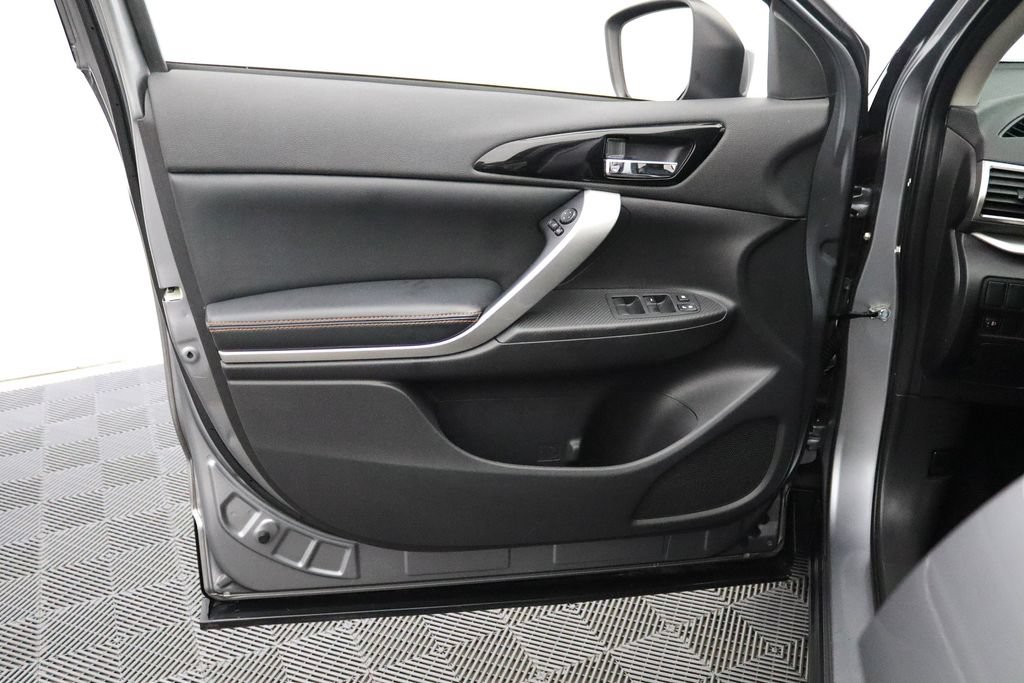 Used 2019 Mitsubishi Eclipse Cross SEL AWD/4WD image 15