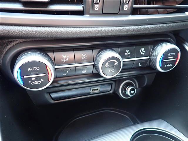 Used 2024 Alfa Romeo Giulia Veloce AWD/4WD image 22