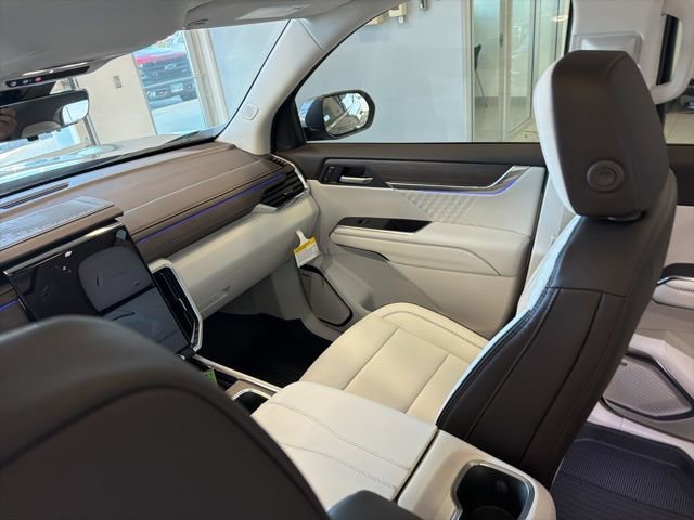 New 2026 GMC Acadia Denali w/ Super Cruise Package image 25