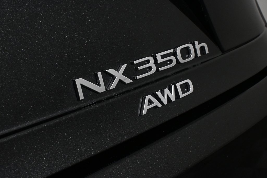 Used 2025 Lexus NX 300h AWD w/ Luxury Package image 26