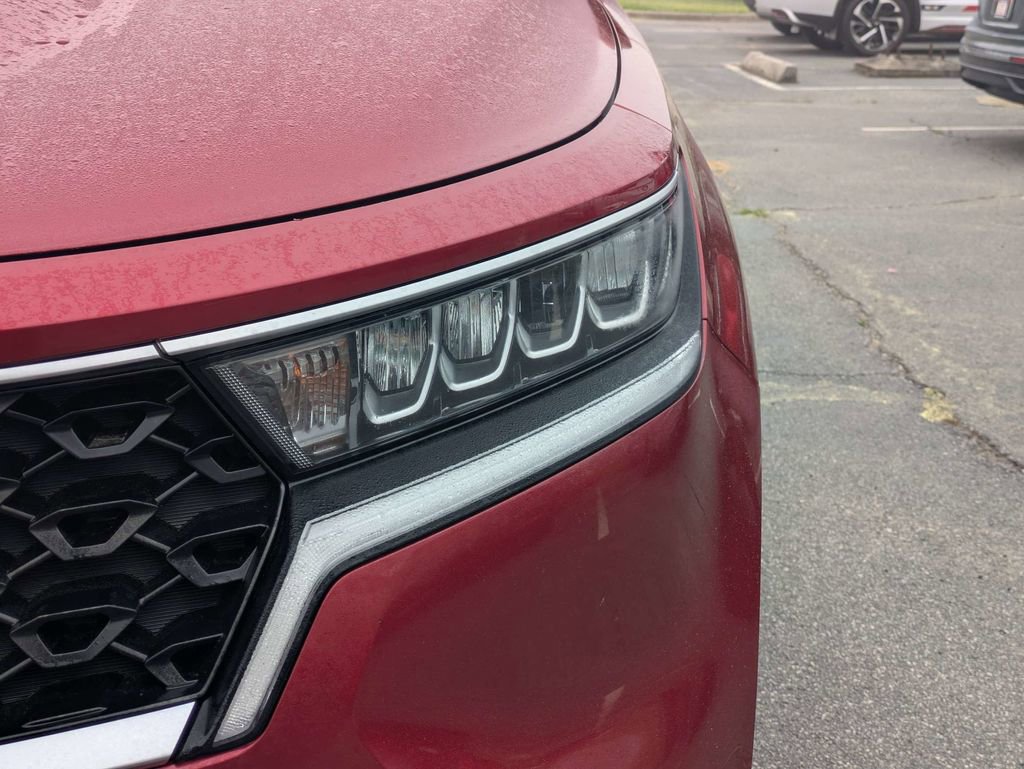 Used 2021 Kia Sorento LX image 9