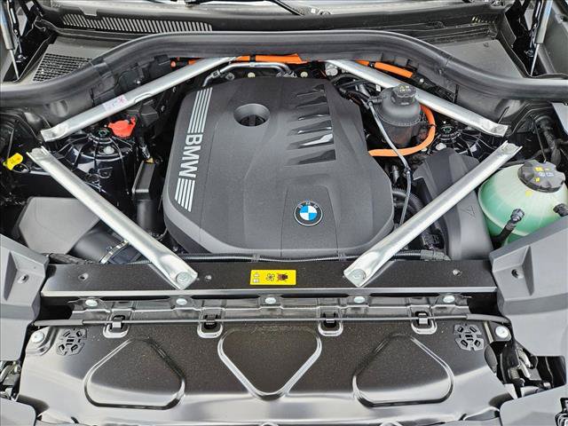 New 2026 BMW X5 xDrive50e w/ M Sport Package AWD/4WD image 16