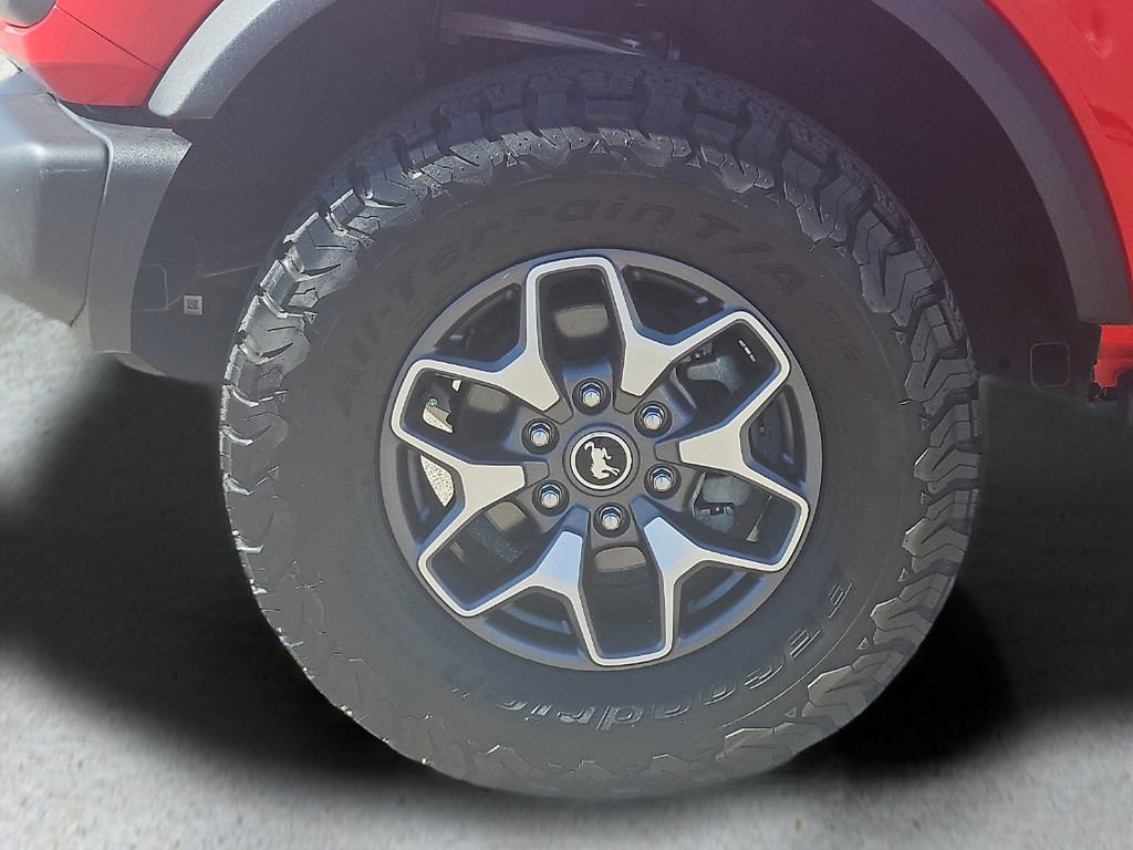 Used 2023 Ford Bronco Badlands image 11