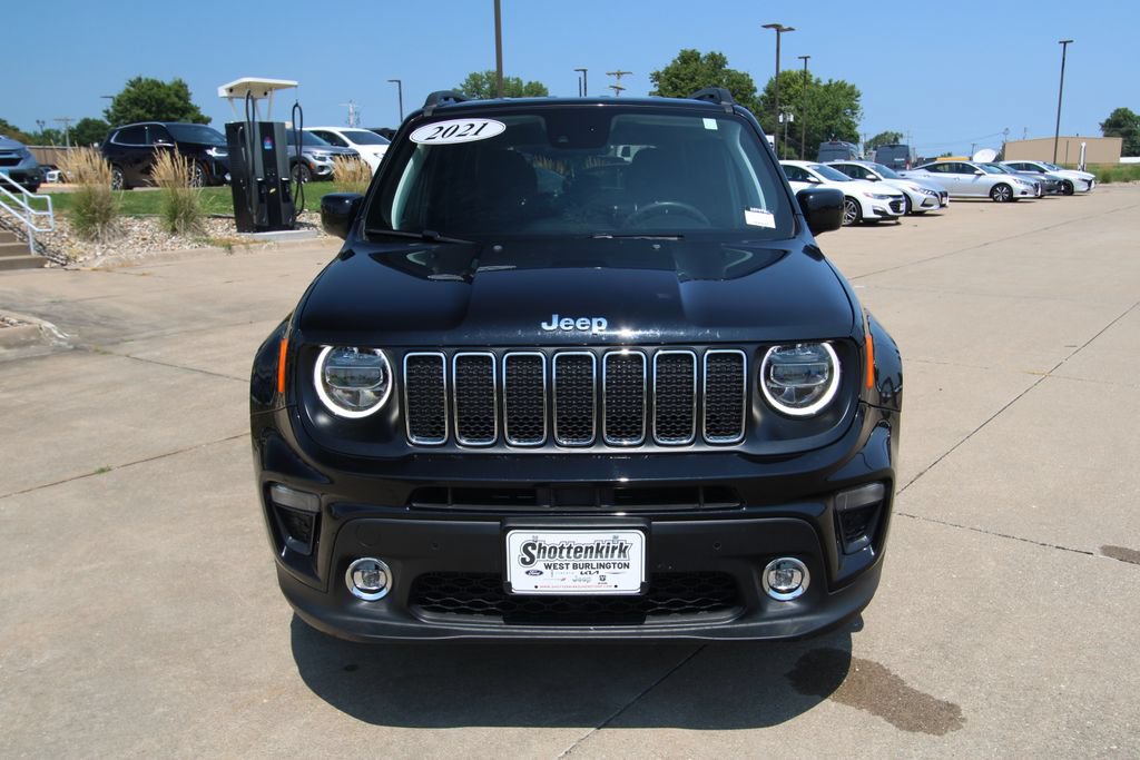 Used 2021 Jeep Renegade Latitude w/ Luxury Group I AWD/4WD image 2