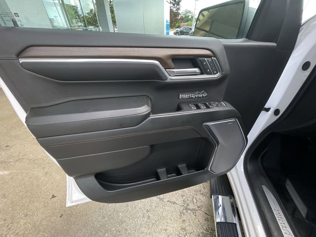 Certified 2024 Chevrolet Silverado 1500 High Country w/ High Country Premium Package AWD/4WD image 22