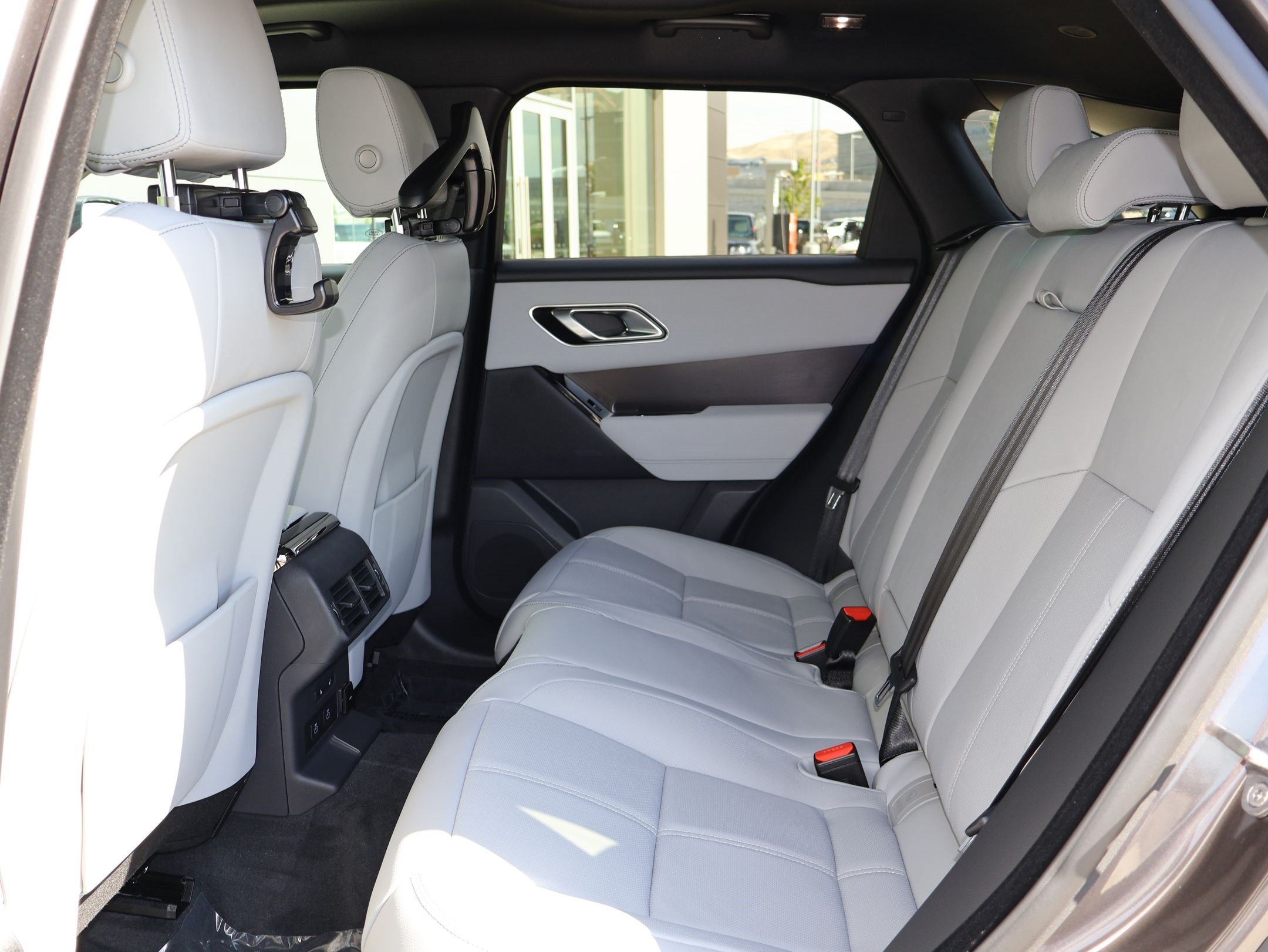 New 2026 Land Rover Range Rover Velar Belgravia AWD/4WD image 18