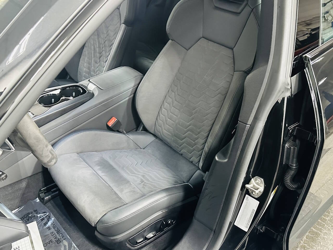 Used 2022 Audi e-tron GT Premium Plus AWD/4WD image 23