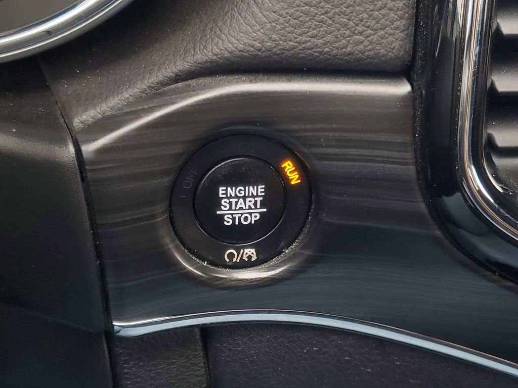 Used 2019 Jeep Grand Cherokee Limited image 21