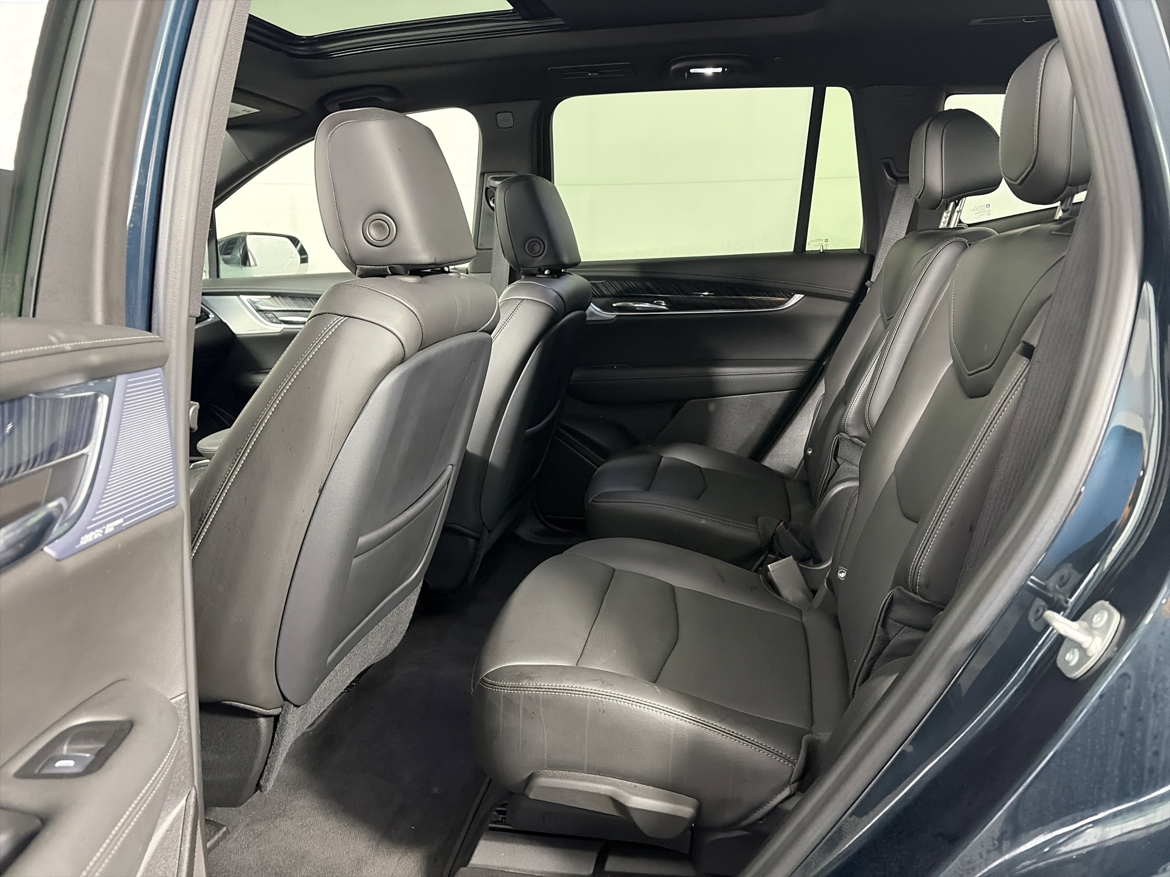 Certified 2025 Cadillac XT6 Premium Luxury image 11