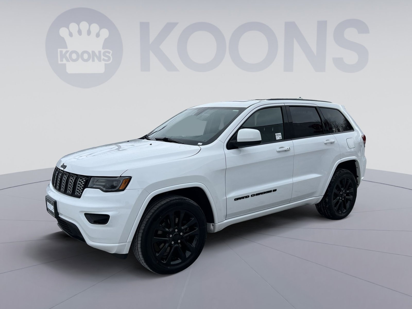 Used 2022 Jeep Grand Cherokee Laredo X image 1