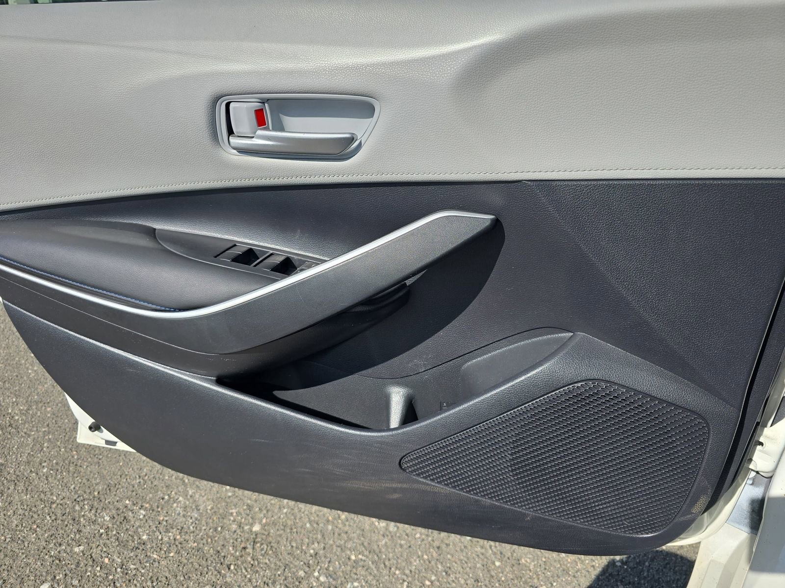 Used 2020 Toyota Corolla SE image 32