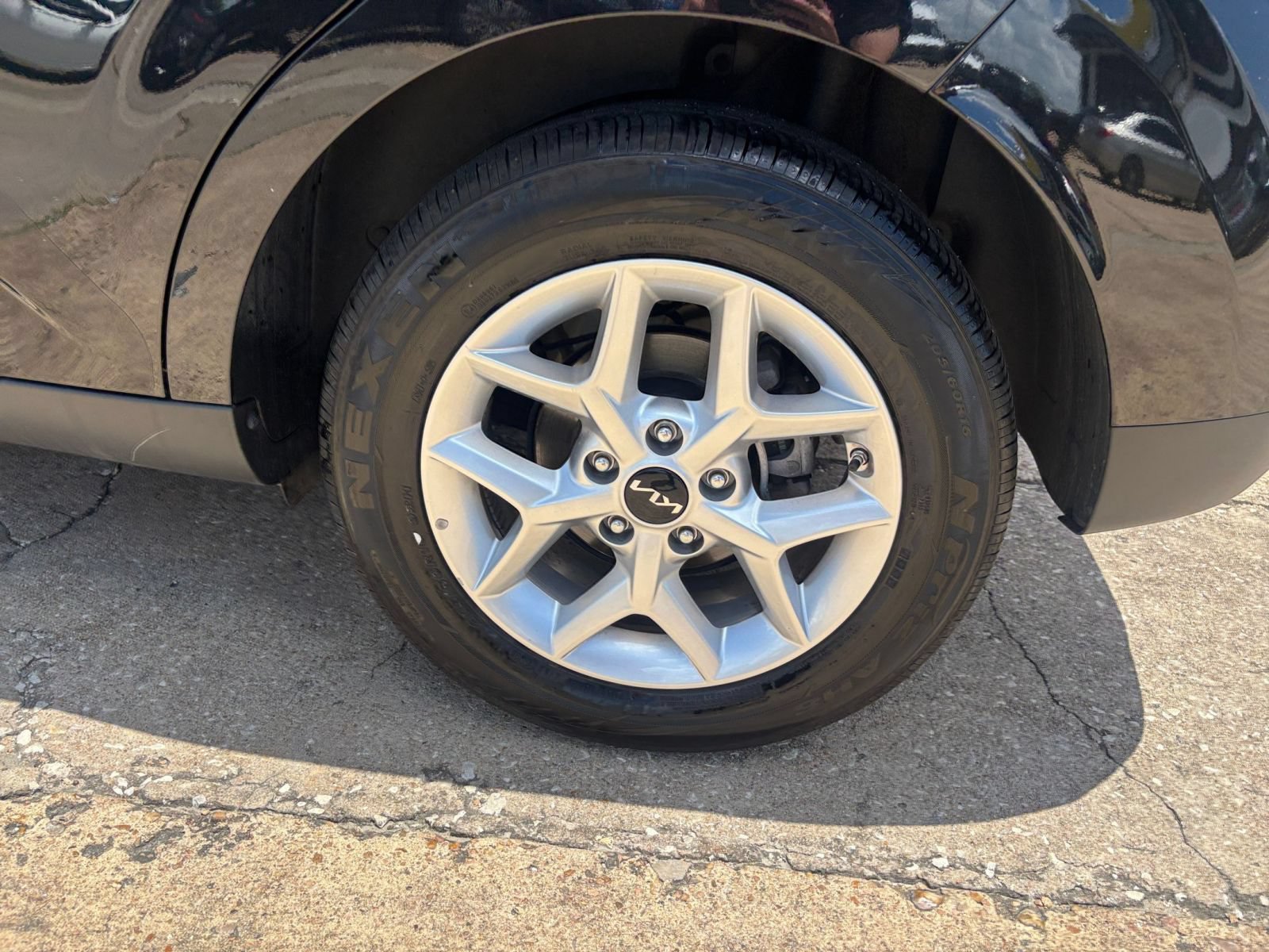 Used 2025 Kia Soul LX w/ LX Technology Package FWD image 28