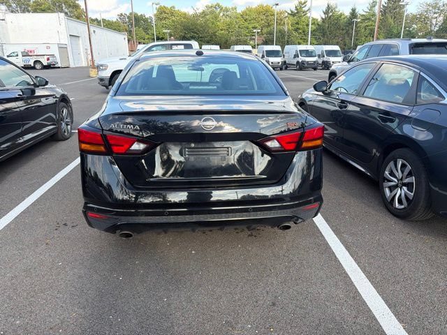 Used 2024 Nissan Altima 2.5 SR FWD image 3